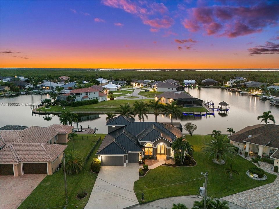 Subdivision homes and neighborhoods in Pace Florida